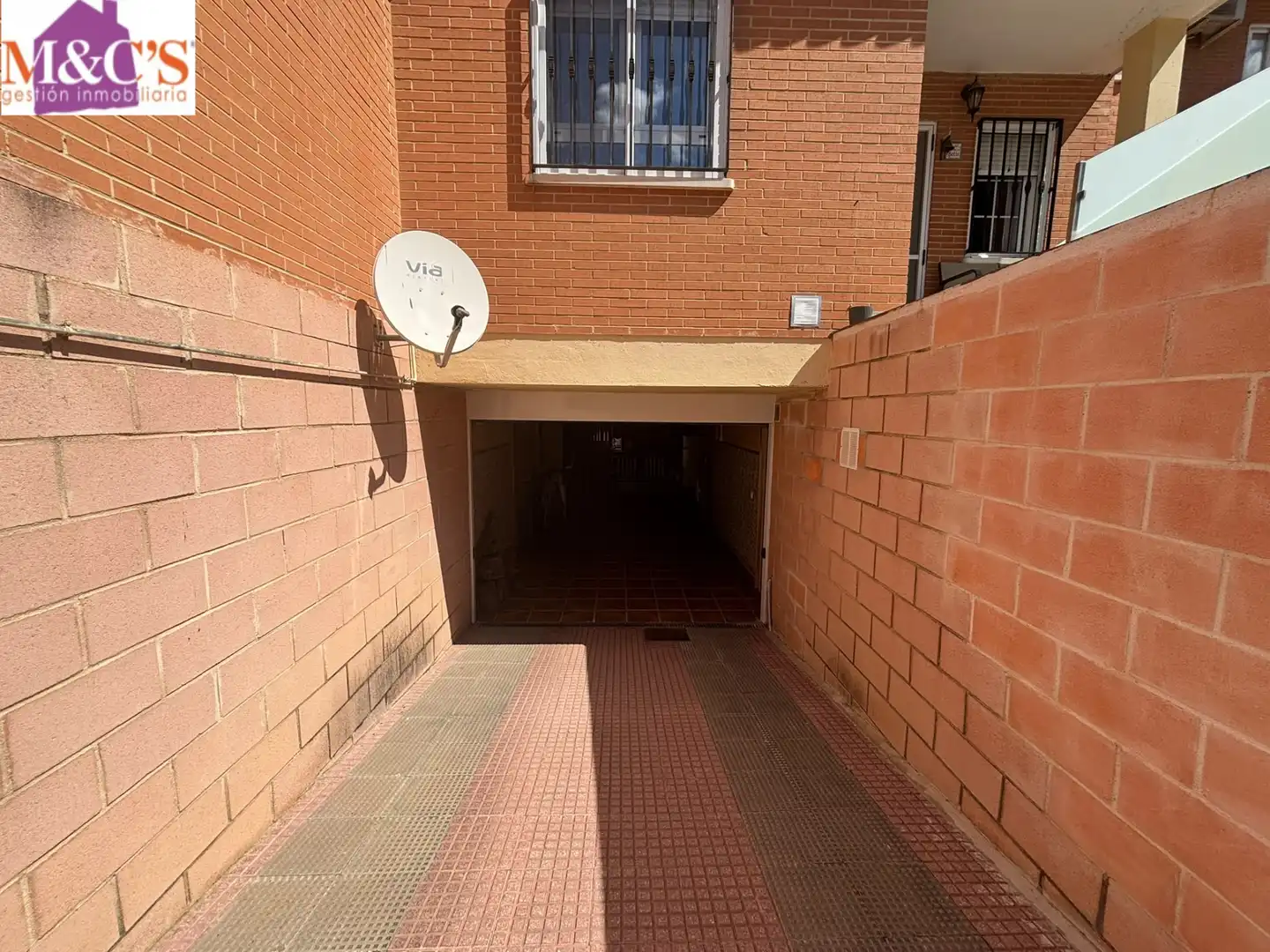 Aparcament de Casa o xalet en venda en Puertollano amb Aire condicionat, Calefacció i Piscina