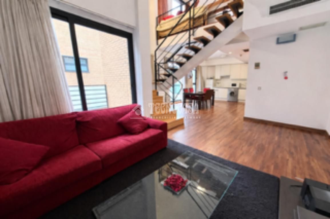Sala d'estar de Loft en venda en  Madrid Capital amb Aire condicionat i Terrassa
