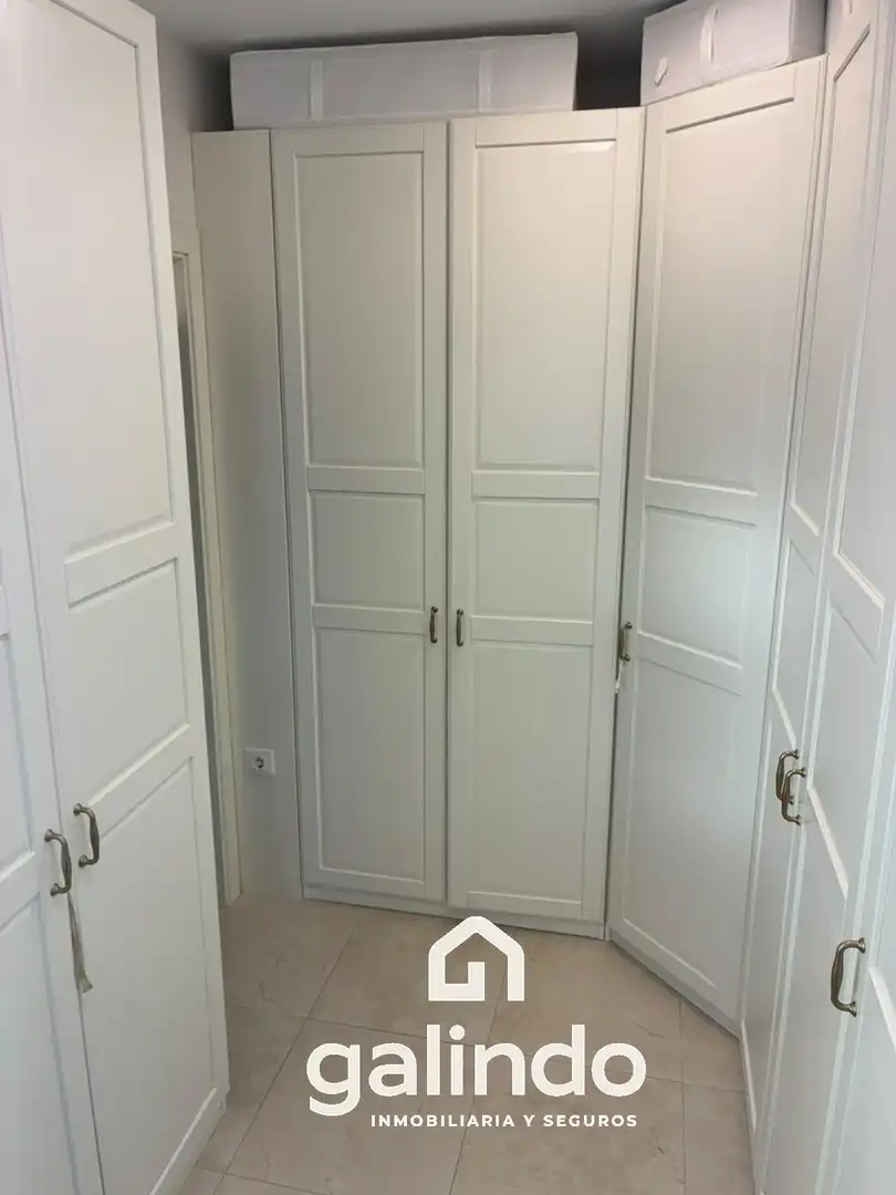 Bedroom of Houses for sale in Marchena  with Swimming Pool and Community pool