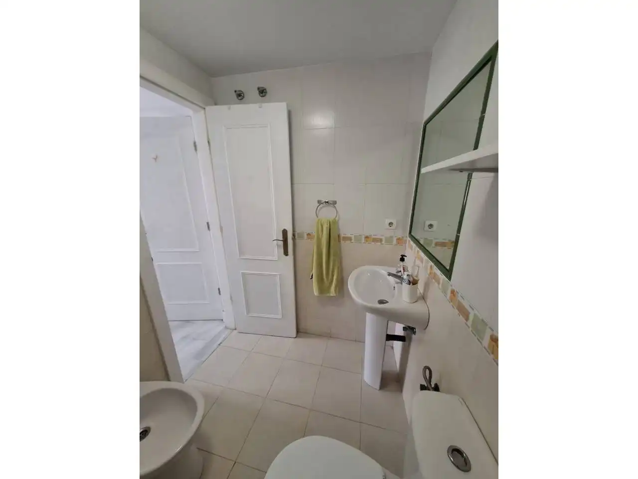 Baño de Piso en venta en Roquetas de Mar con Aire acondicionado, Terraza y Piscina comunitaria