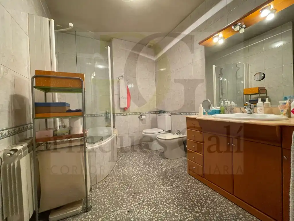 Bathroom of Houses for sale in Castellbell i el Vilar  with Air Conditioner, Terrace and Oven