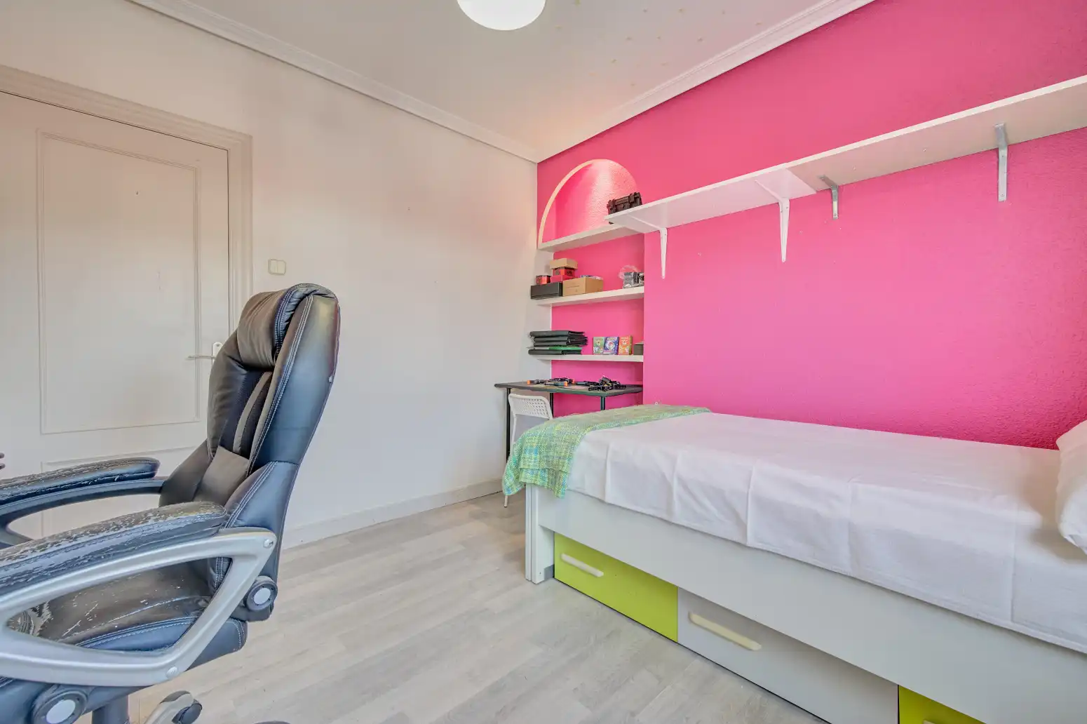Habitación de Piso en venta en  Pamplona / Iruña con Calefacción y Parquet