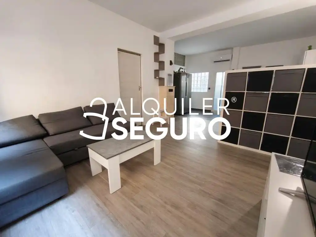Sala d'estar de Pis de lloguer en Alicante / Alacant amb Aire condicionat i Moblat