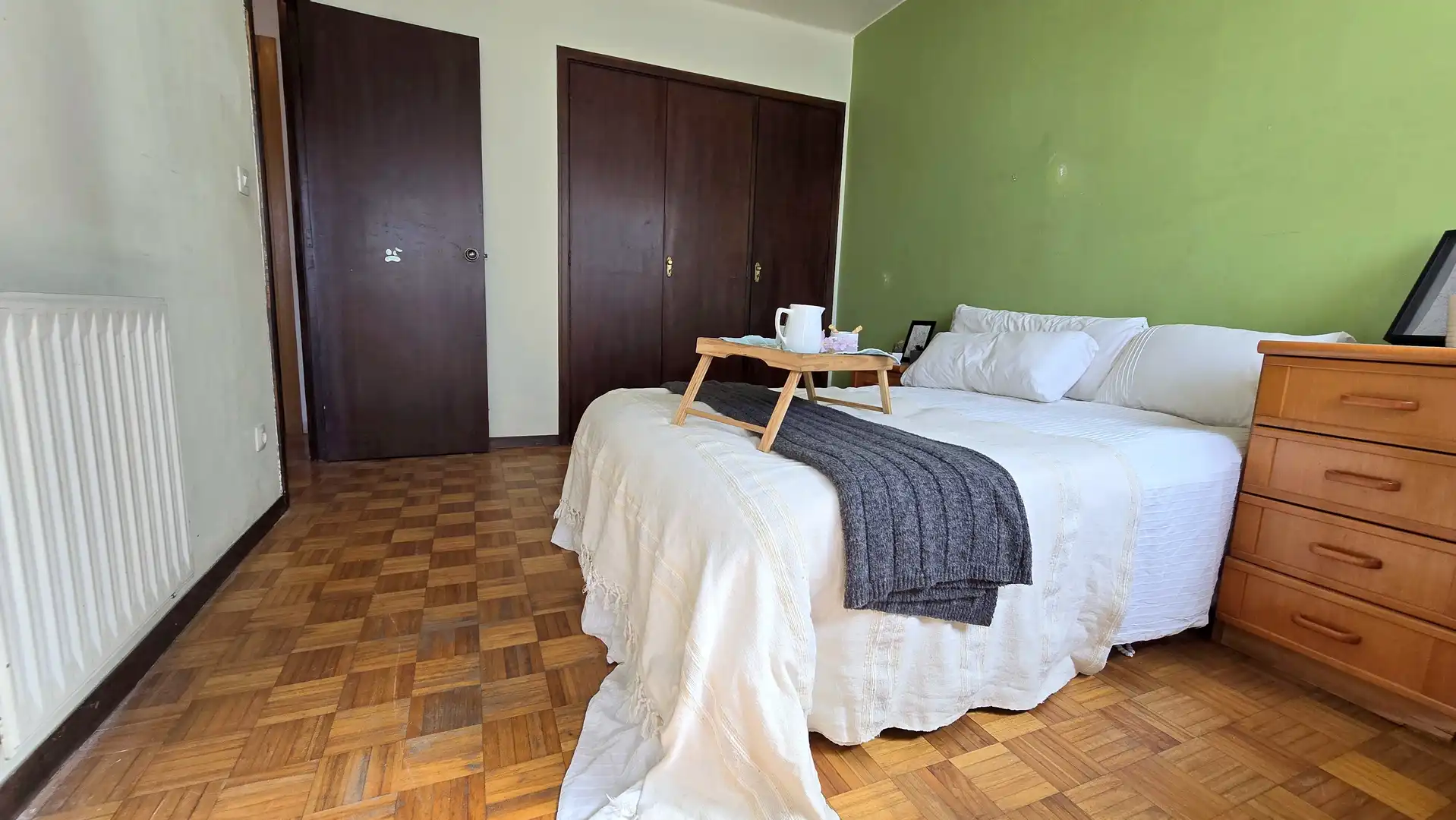 Schlafzimmer von Wohnung zum Verkauf in Vigo  mit Heizung, Parkett und Abstellraum