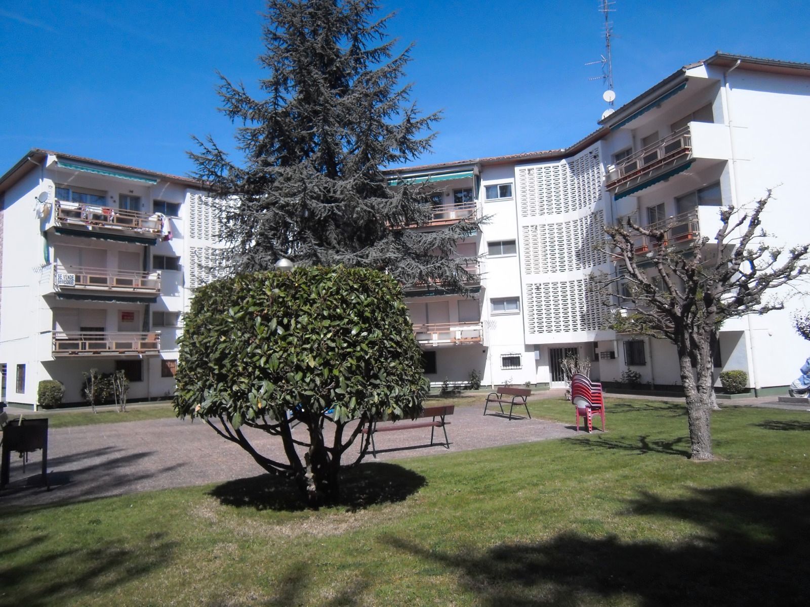 Exterior view of Flat for sale in Albelda de Iregua  with Heating, Terrace and Furnished