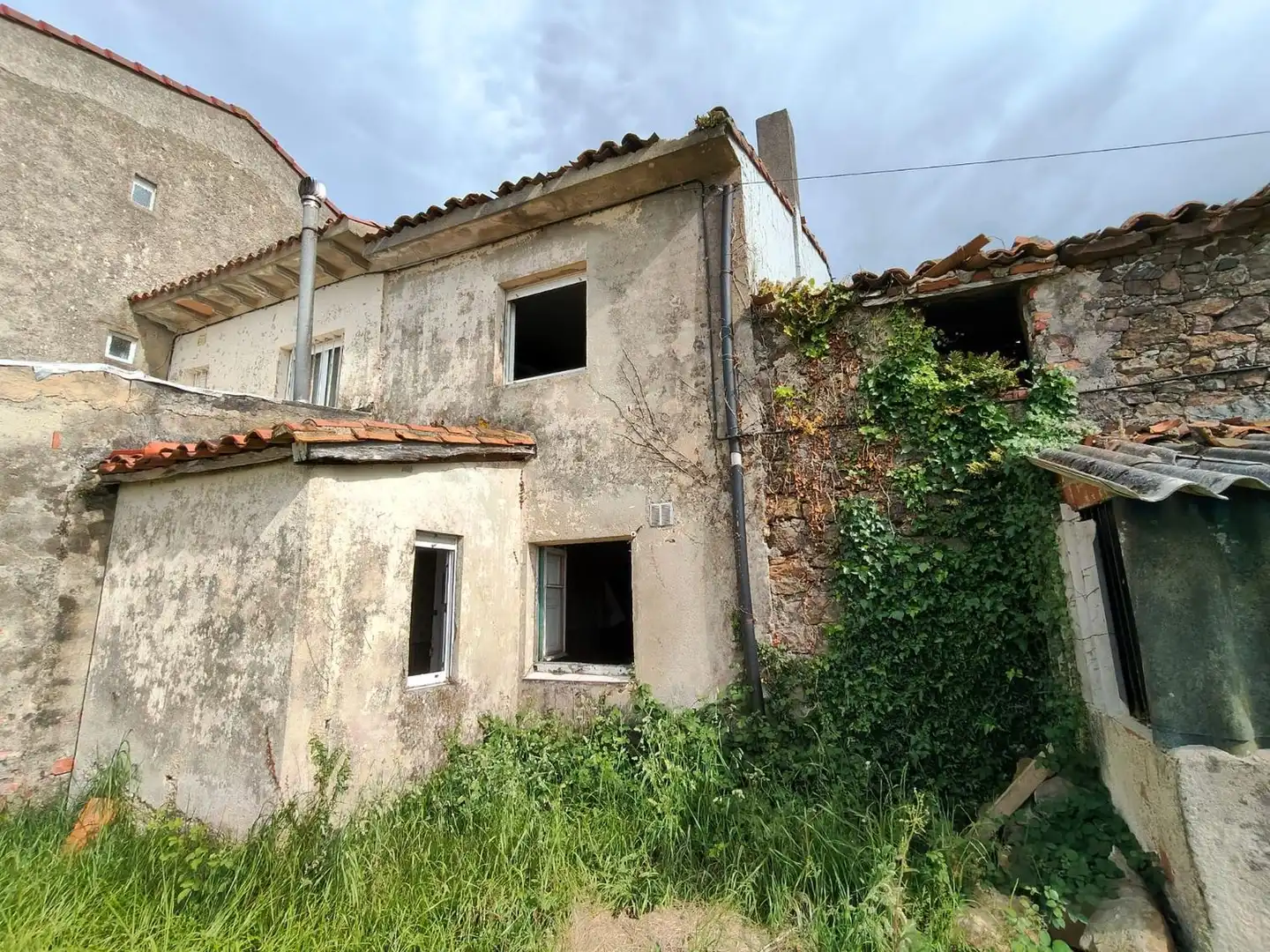 Vista exterior de Casa o chalet en venta en Castrillón con Trastero y Piscina