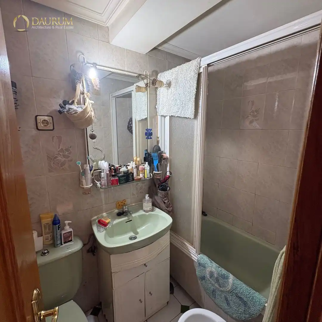 Baño de Piso en venta en Madrid con Aire acondicionado, Calefacción y Amueblado