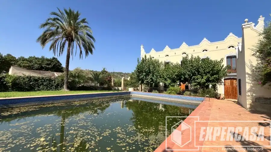 Vista exterior de Finca rústica en venda en L'Eliana amb Aire condicionat, Calefacció i Terrassa