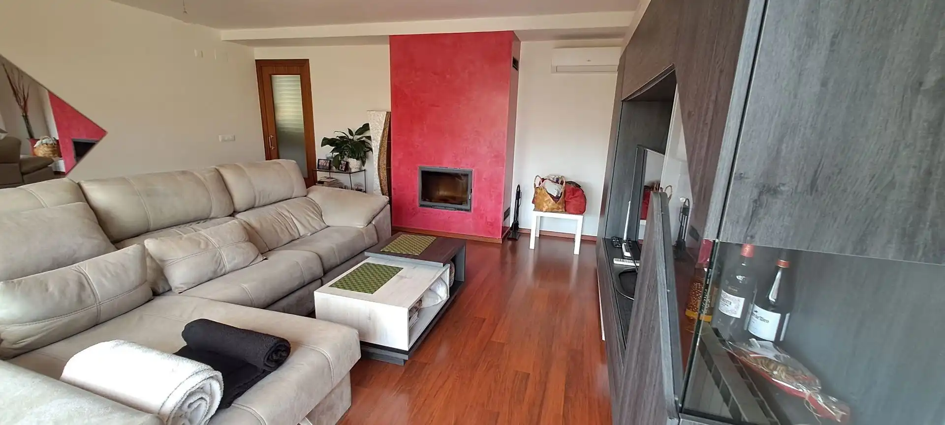 Sala de estar de Casa o chalet en venta en Navata con Aire acondicionado, Calefacción y Jardín privado