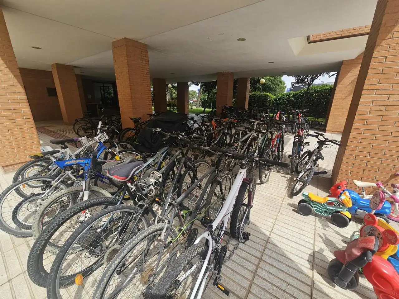 Parking de Apartamento en venta en Madrid con Aire acondicionado, Calefacción y Amueblado