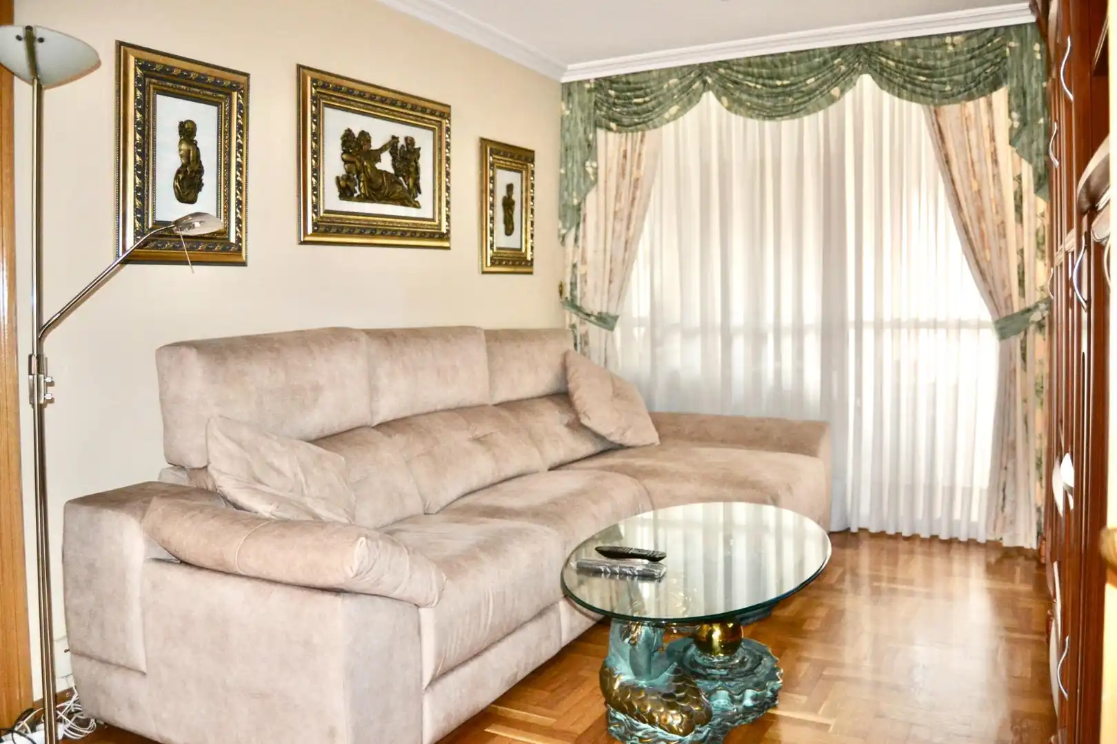 Sala de estar de Piso en venta en  Pamplona / Iruña con Aire acondicionado, Calefacción y Parquet