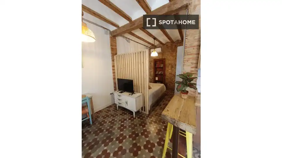 Bedroom of Flat for rent in Valencia  with Air Conditioner, Heating and Furnished