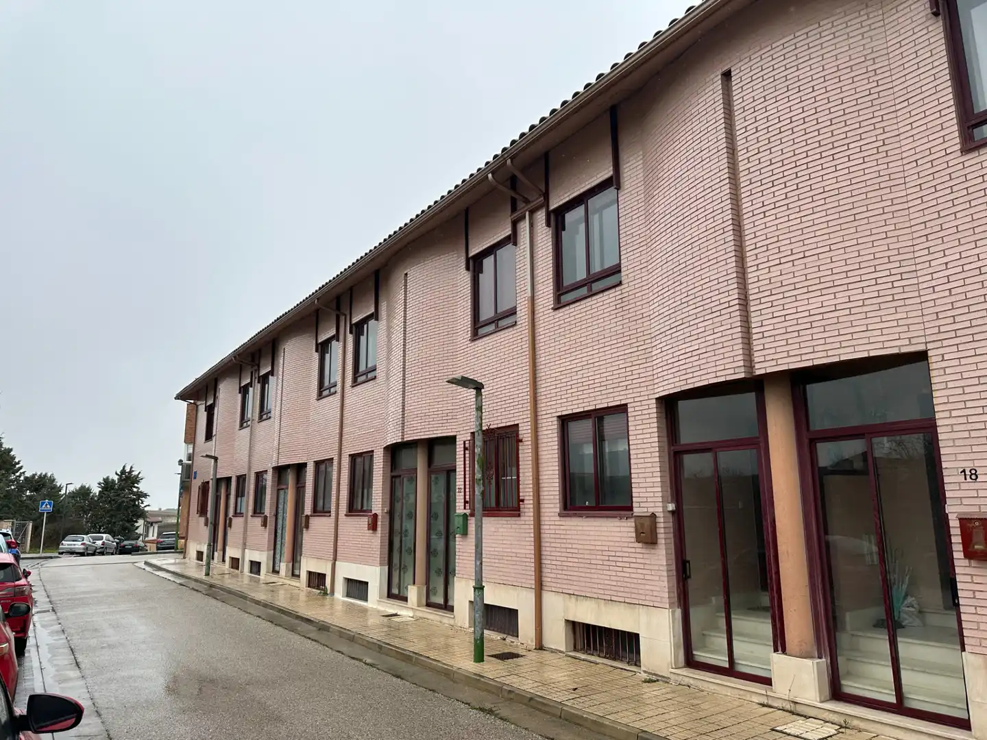 Vista exterior de Casa adosada en venta en Burgos con Calefacción, Jardín privado y Terraza
