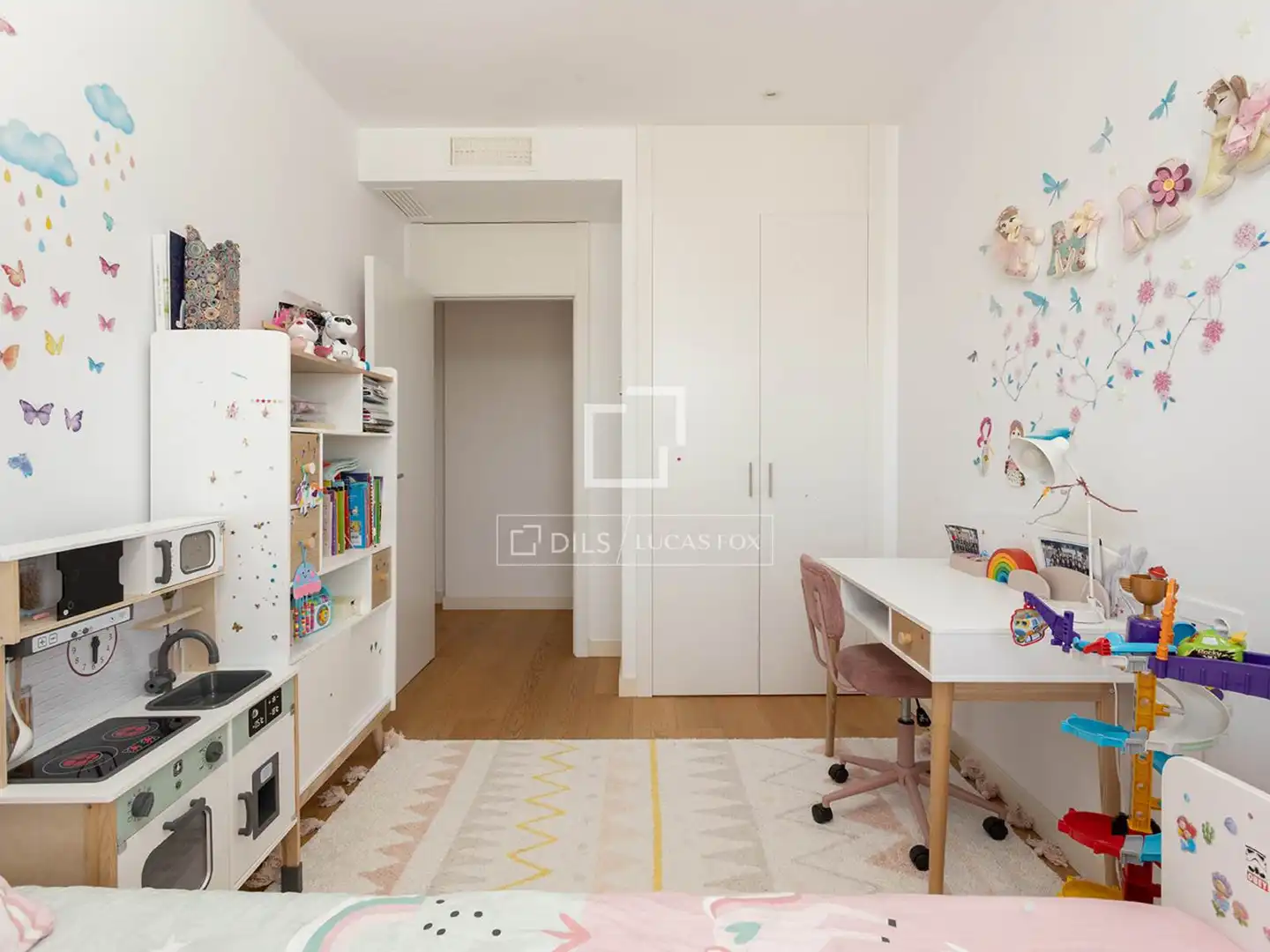 Bedroom of Flat for rent in Barcelona  with Air Conditioner, Heating and Parquet flooring