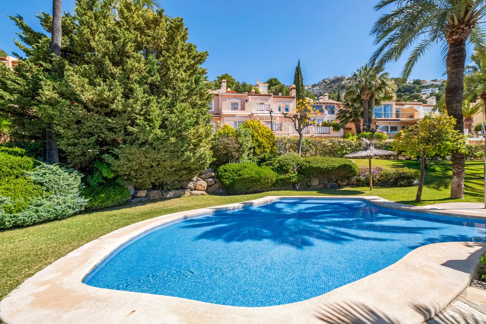 Piscina de Casa adosada en venda en Altea amb Aire condicionat, Jardí privat i Terrassa