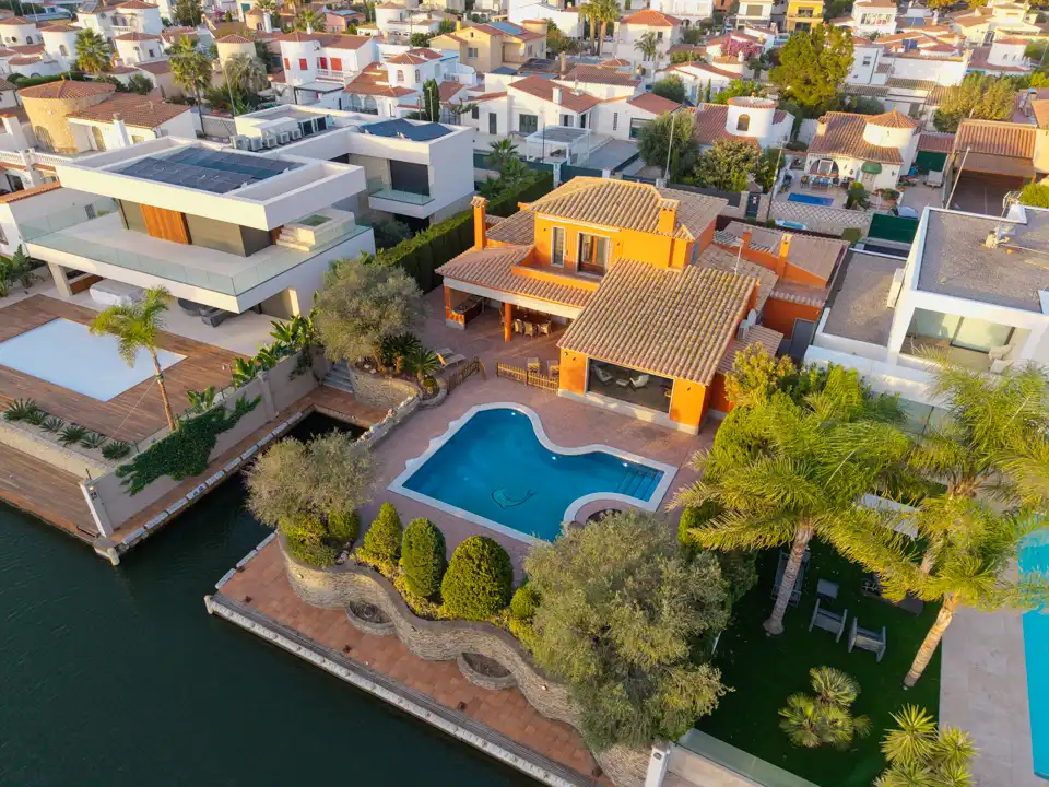 Chalet con piscina en venta en Carrer Pení, imagen 5