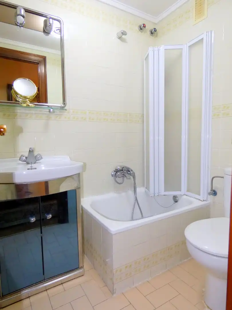 Flat for sale in Karmelo Kalea, Santutxu - Basarrate