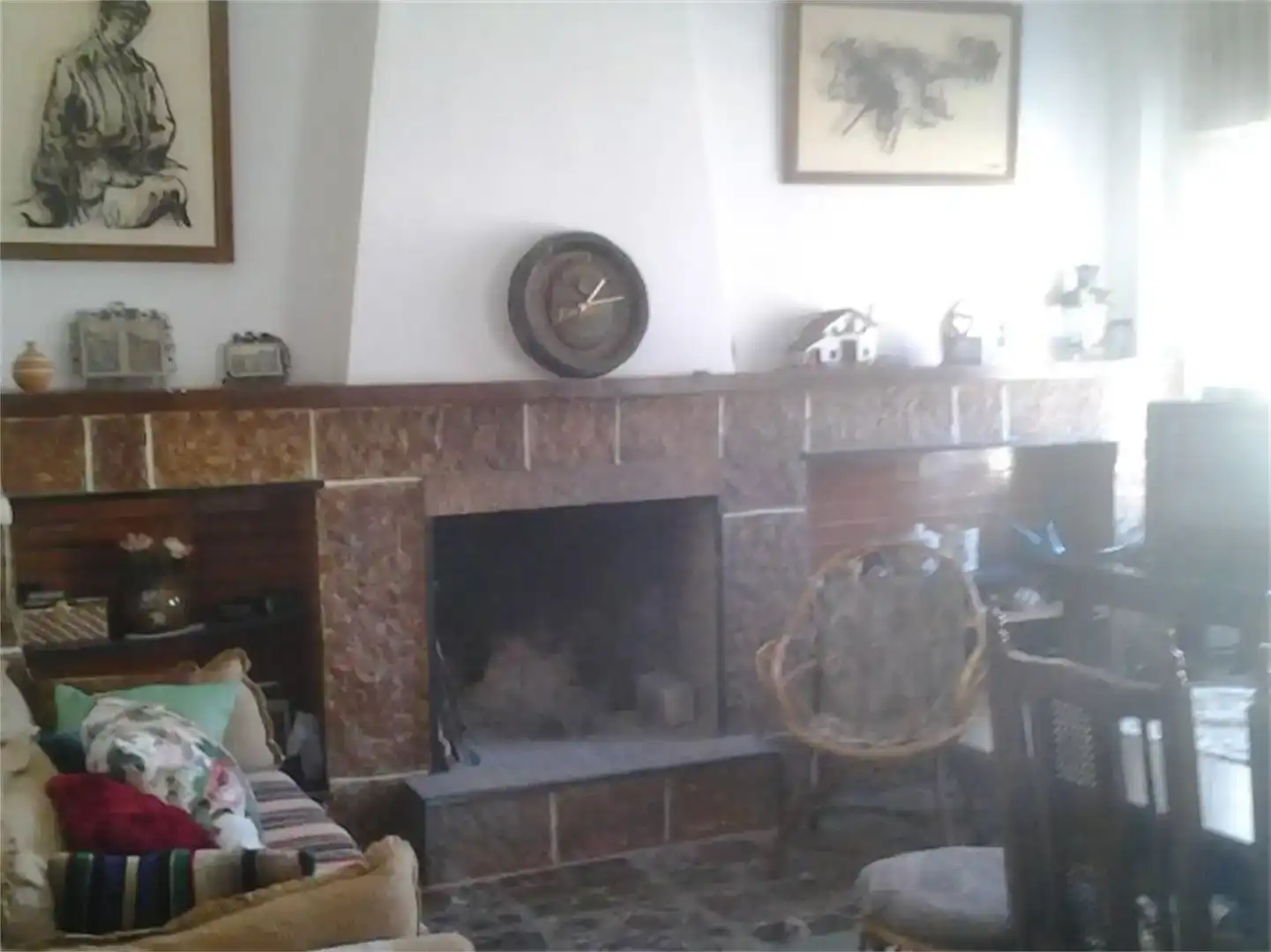 Sala d'estar de Casa adosada en venda en Almedina amb Balcó
