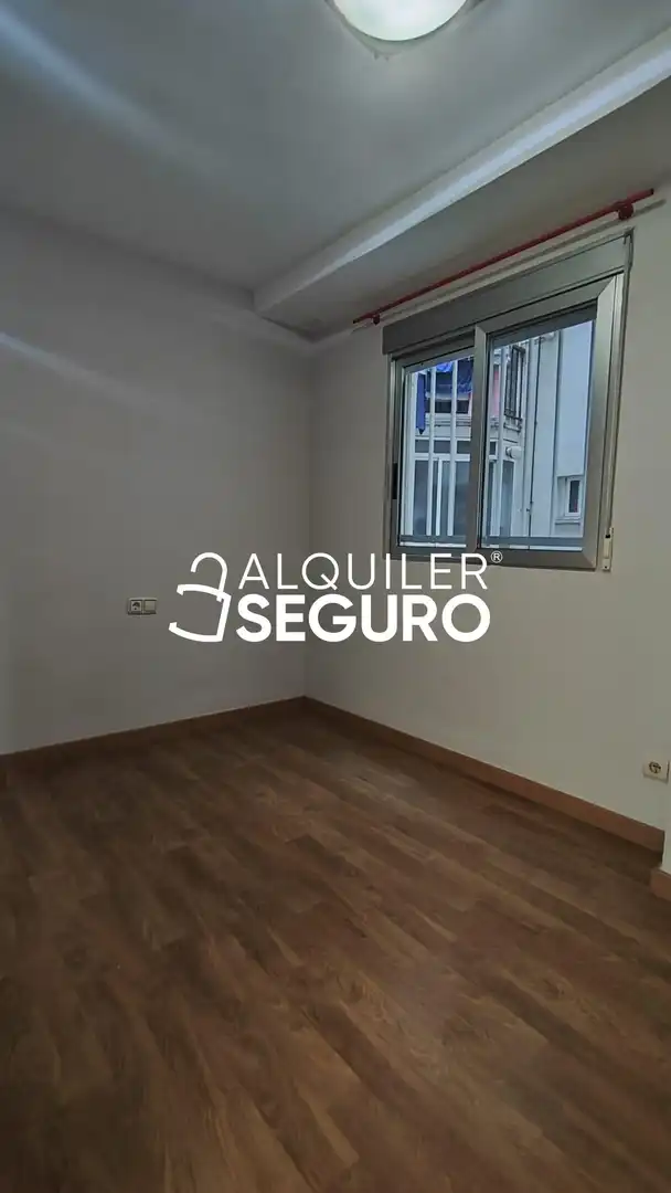 Schlafzimmer von Wohnung zur Miete in Valencia mit Klimaanlage und Terrasse