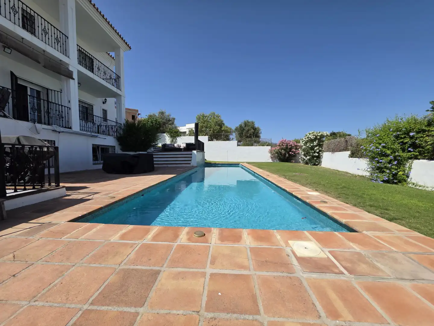 Piscina de Casa o xalet en venda en Alhaurín El Grande amb Aire condicionat, Jardí privat i Terrassa