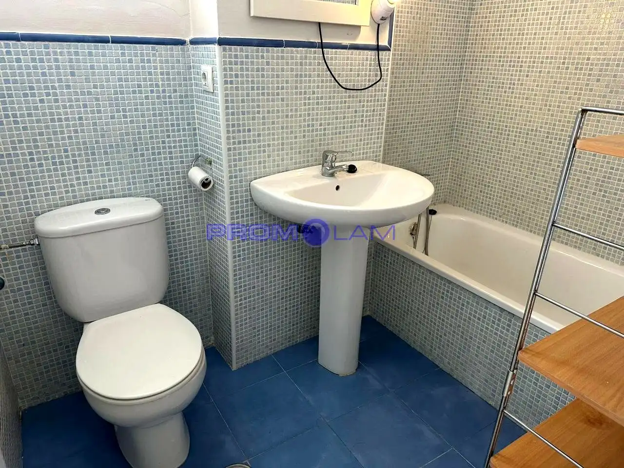 Baño de Piso en venta en Gelves con Terraza