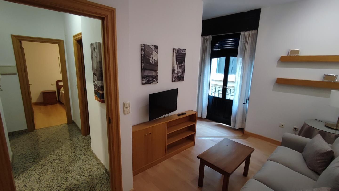 Flat to rent in Calle GRAN VIA DE COLON, 2, Centro - Sagrario
