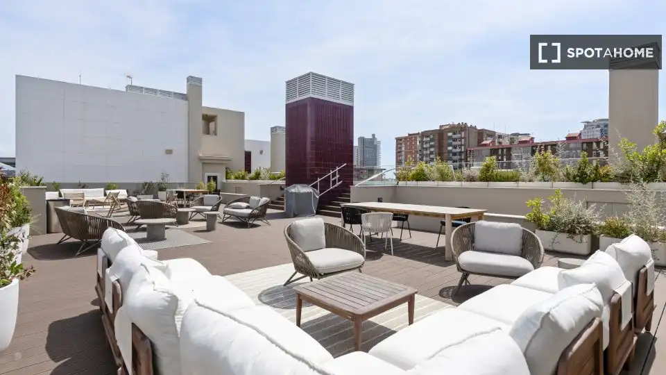 Flat with terrace to rent in Sant Martí, imagen 6