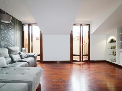 Sala d'estar de Àtic en venda en Irun  amb Balcó