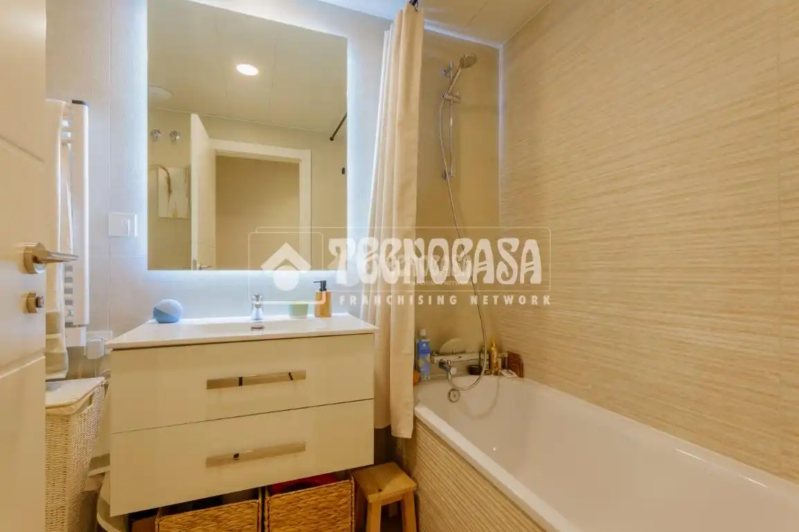 Baño de Piso en venta en Tres Cantos con Aire acondicionado, Trastero y Balcón