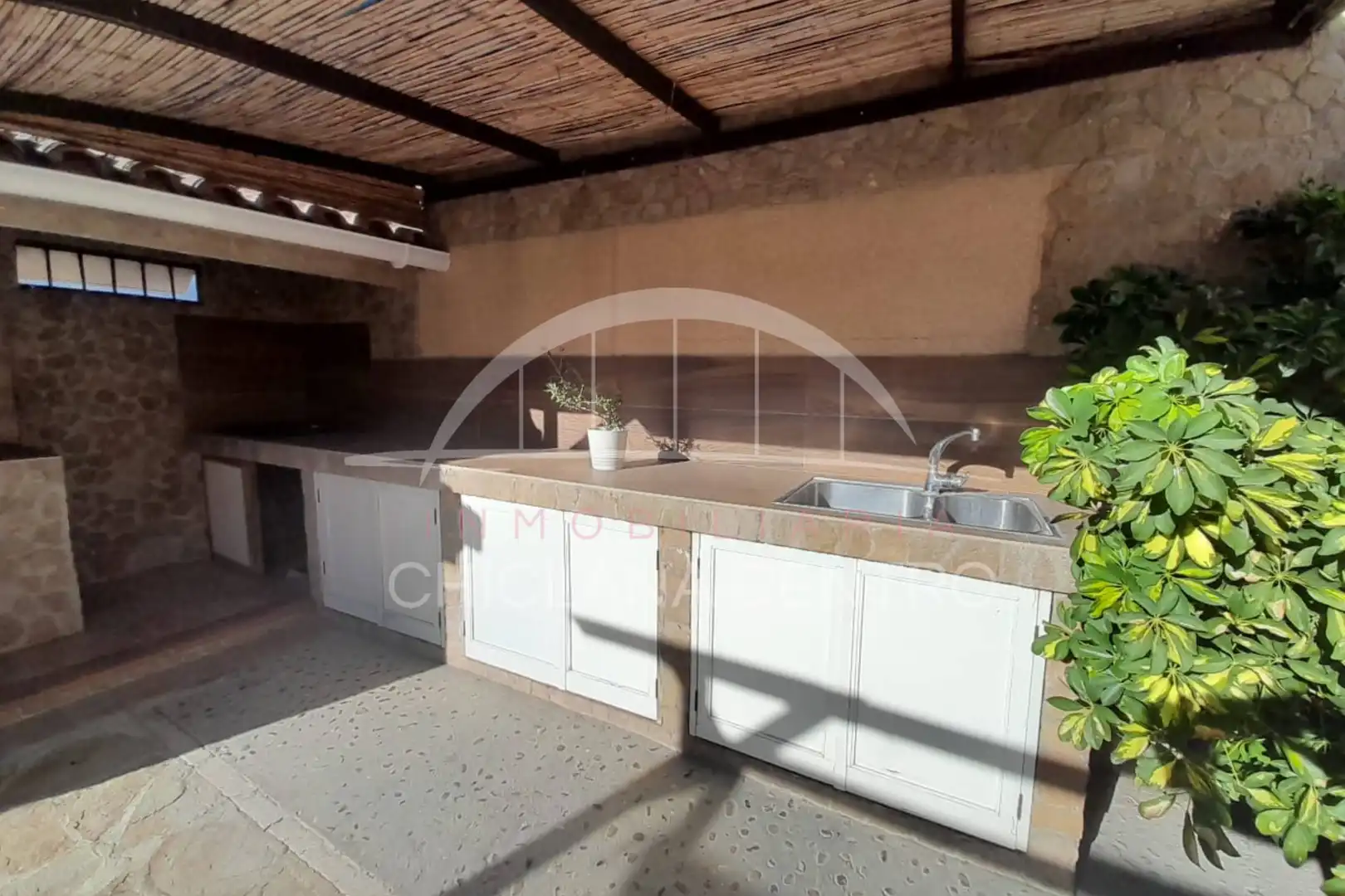 Cuina de Casa o xalet en venda en Chiclana de la Frontera amb Jardí privat, Traster i Piscina