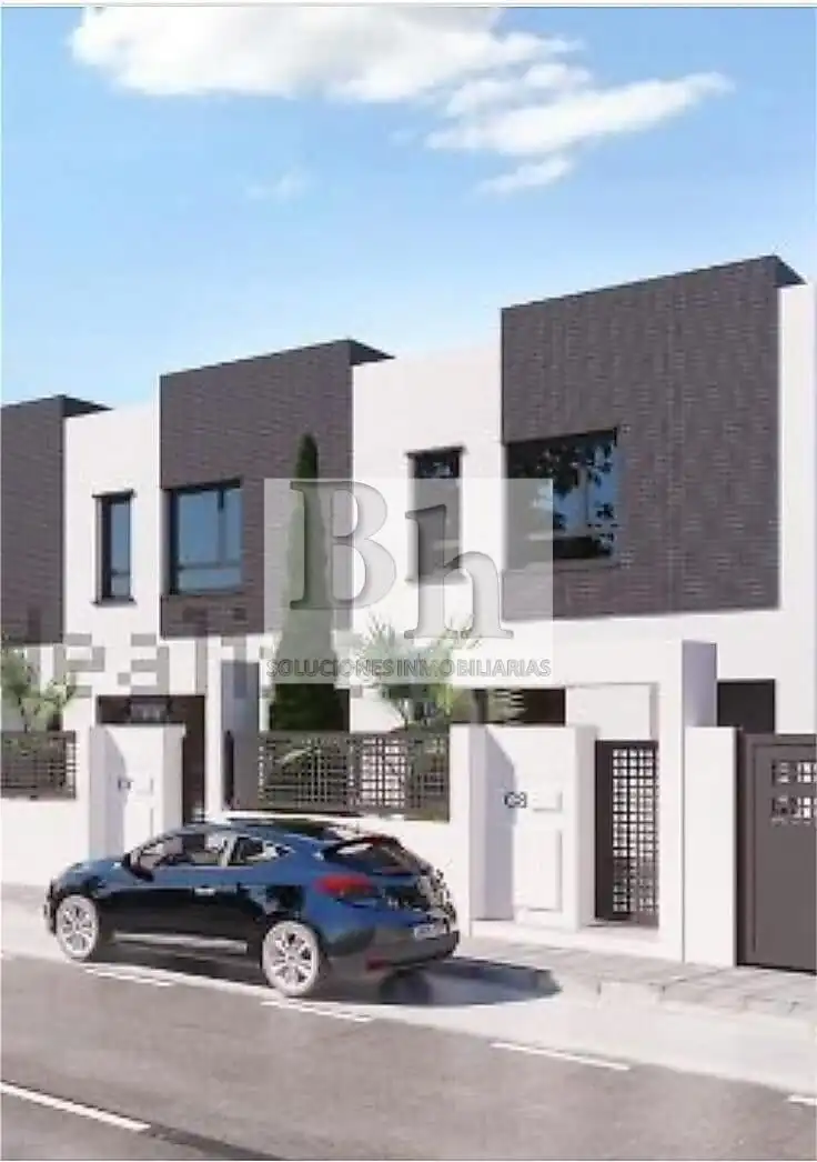 Vista exterior de Casa adosada en venta en Málaga con Jardín privado