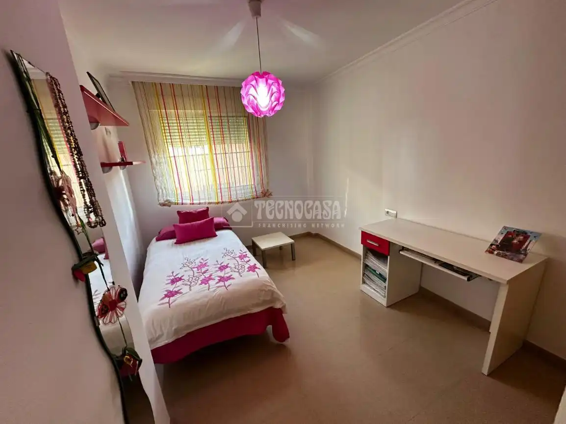 Habitación de Casa adosada en venta en Málaga con Aire acondicionado, Jardín privado y Terraza
