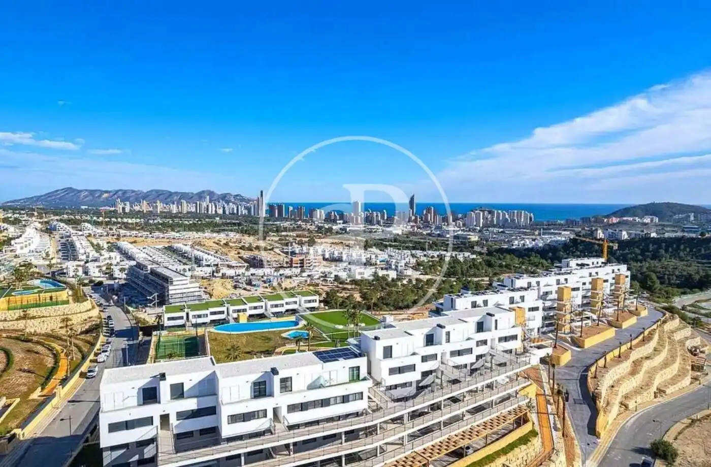 Vista exterior de Dúplex en venta en Finestrat con Aire acondicionado, Calefacción y Jardín privado