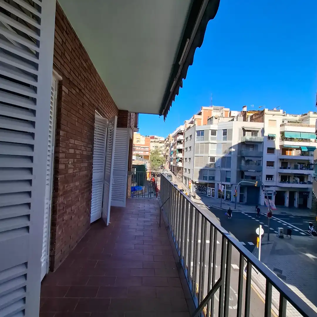 Vista exterior de Piso de alquiler en Horta - Guinardó