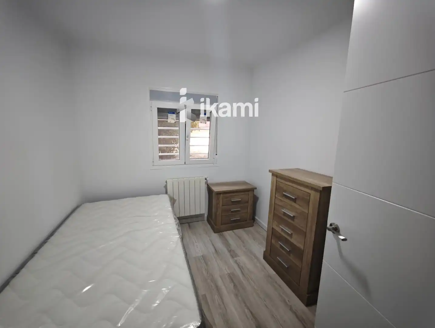Habitación de Piso en venta en Madrid con Calefacción, Jardín privado y Amueblado