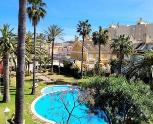 Vista exterior de Casa o xalet en venda en  Valencia Capital amb Aire condicionat, Terrassa i Piscina