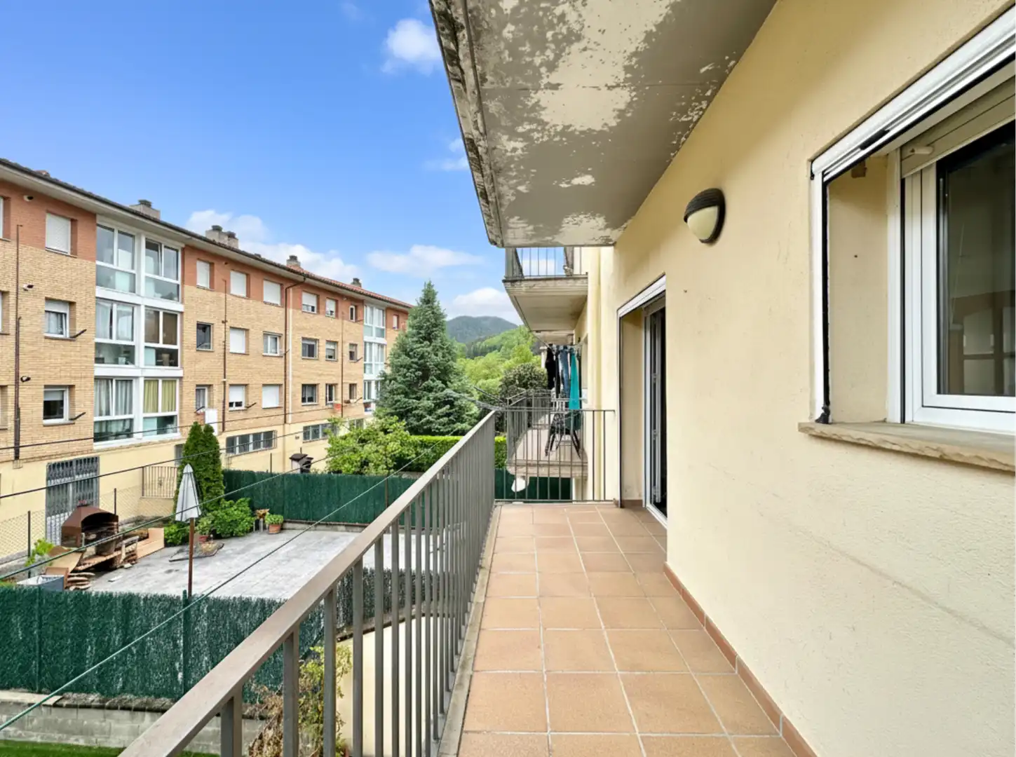 Terrassa de Casa adosada en venda en Campdevànol amb Calefacció, Jardí privat i Terrassa