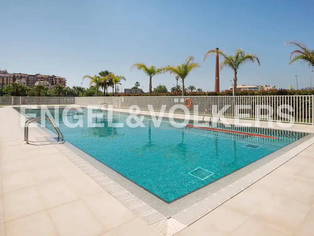 Schwimmbecken von Wohnung zum Verkauf in Vinaròs mit Klimaanlage, Heizung und Privatgarten