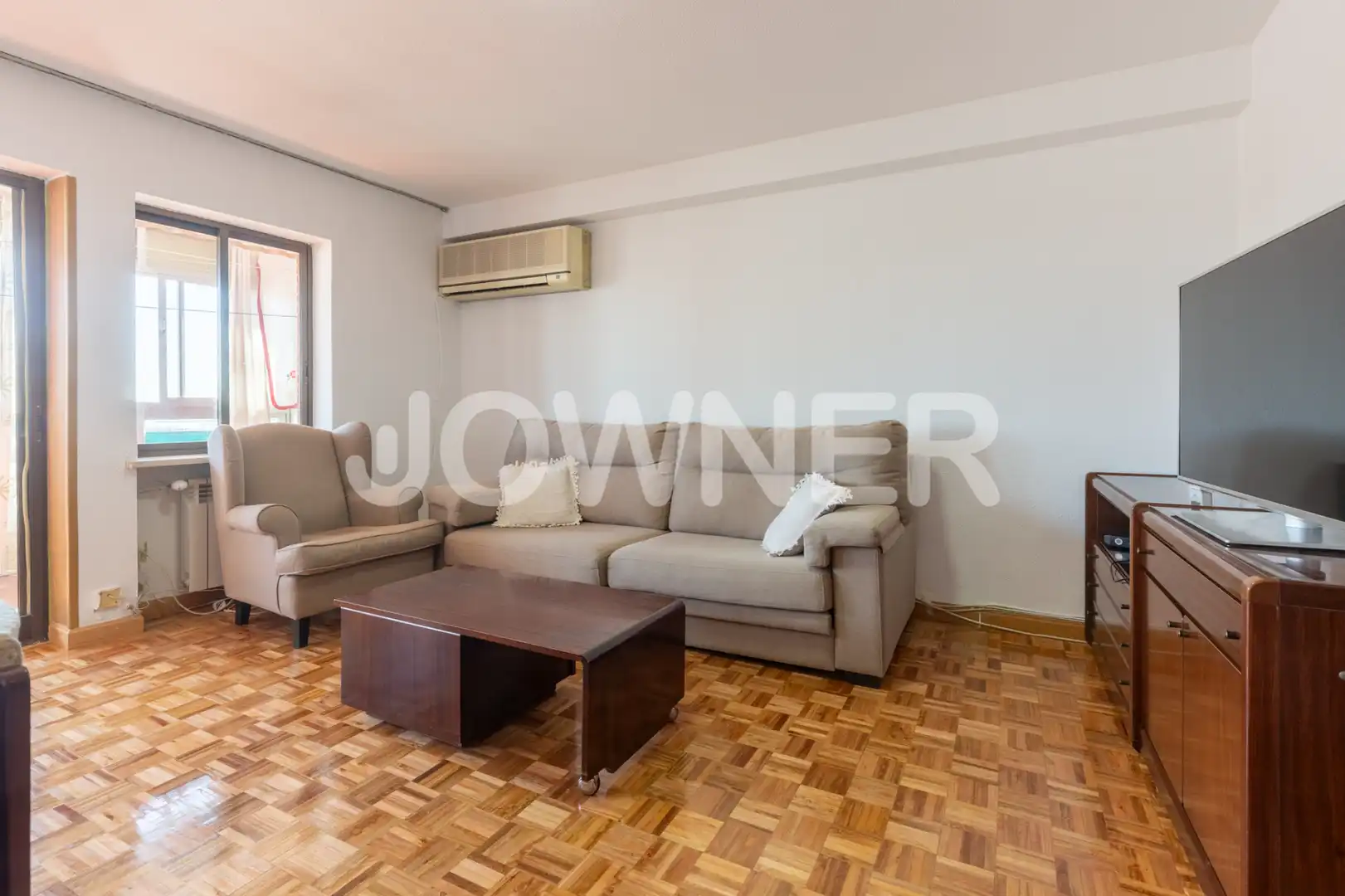 Living room of Flat for rent in Madrid  with Air Conditioner, Heating and Terrace