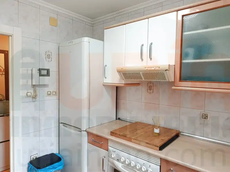 Cocina de Piso en venta en Oviedo  con Calefacción, Amueblado y Horno