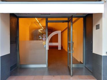 Gewerbefläche zur Miete in PRAT DE LA RIBA