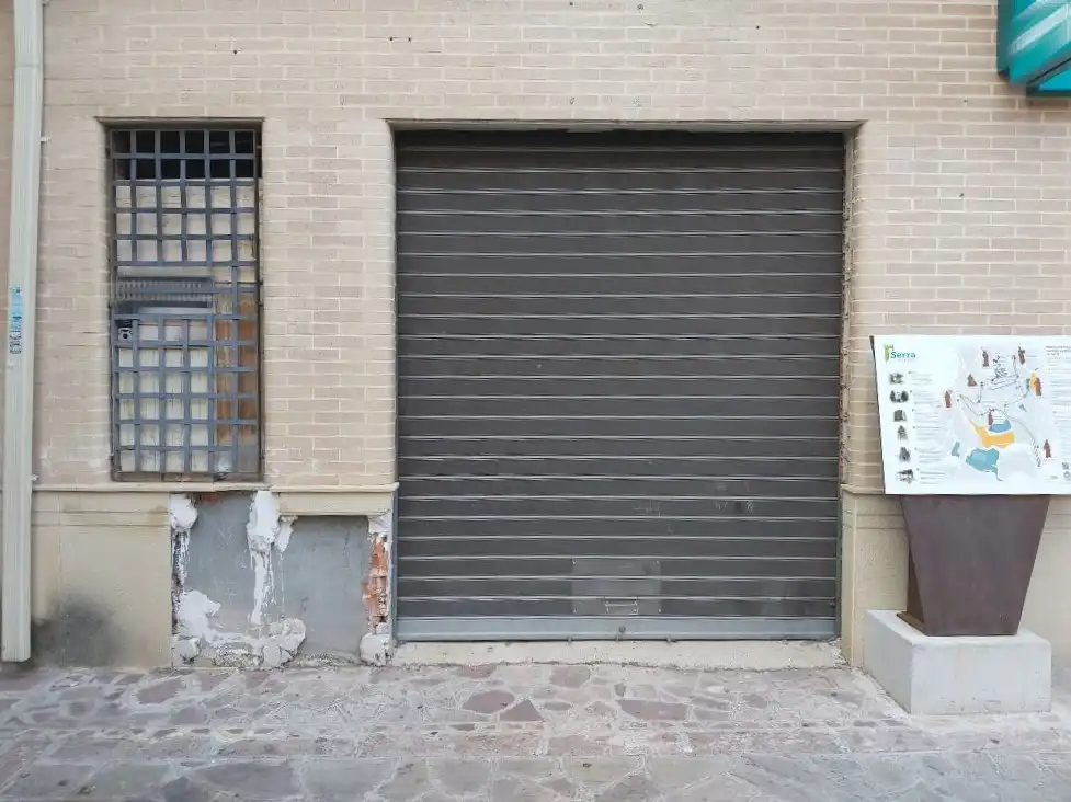 Parking de Local en venta en Serra