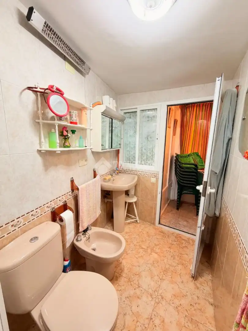 Badezimmer von Einfamilien-Reihenhaus zum Verkauf in Tembleque