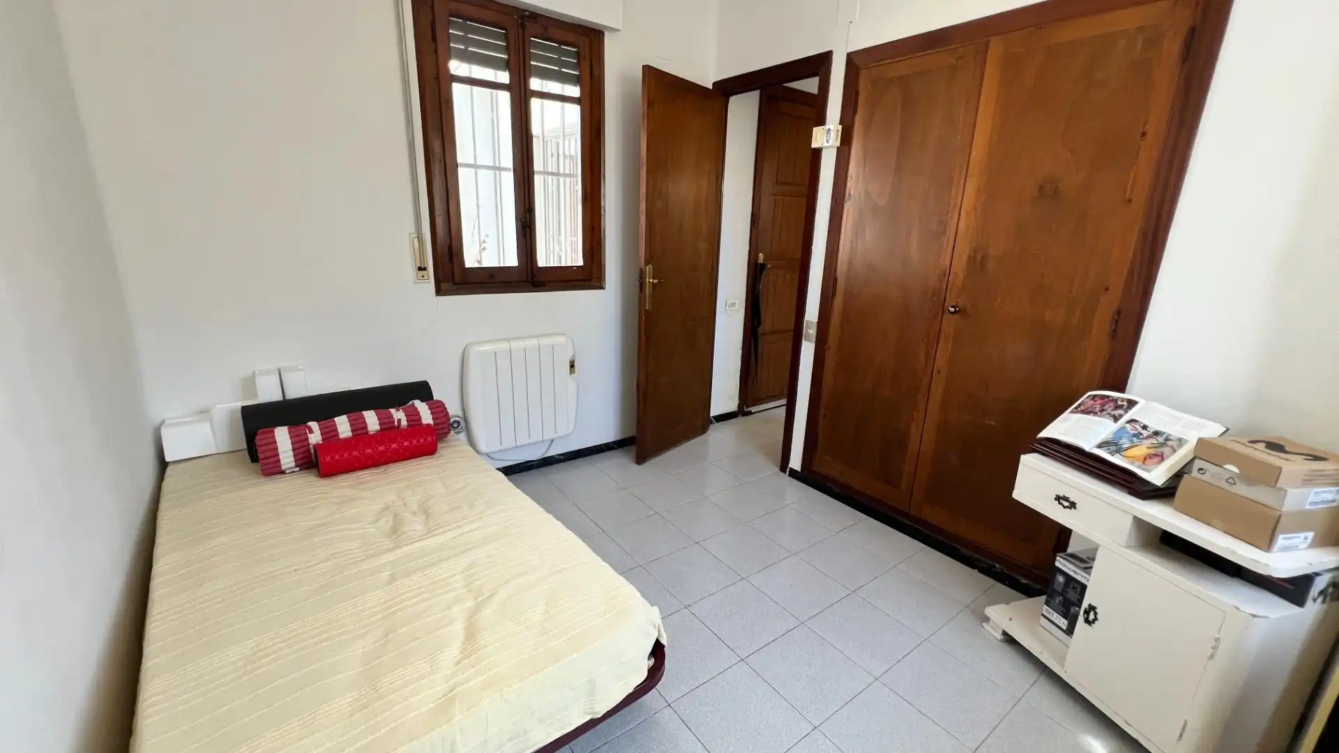 Dormitori de Casa o xalet en venda en Castellón de la Plana / Castelló de la Plana amb Aire condicionat, Calefacció i Jardí privat