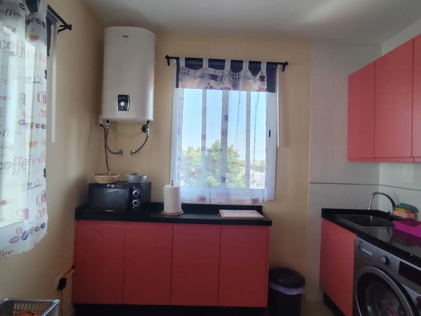 Küche von Wohnung zum Verkauf in Almonte mit Klimaanlage, Terrasse und Möbliert