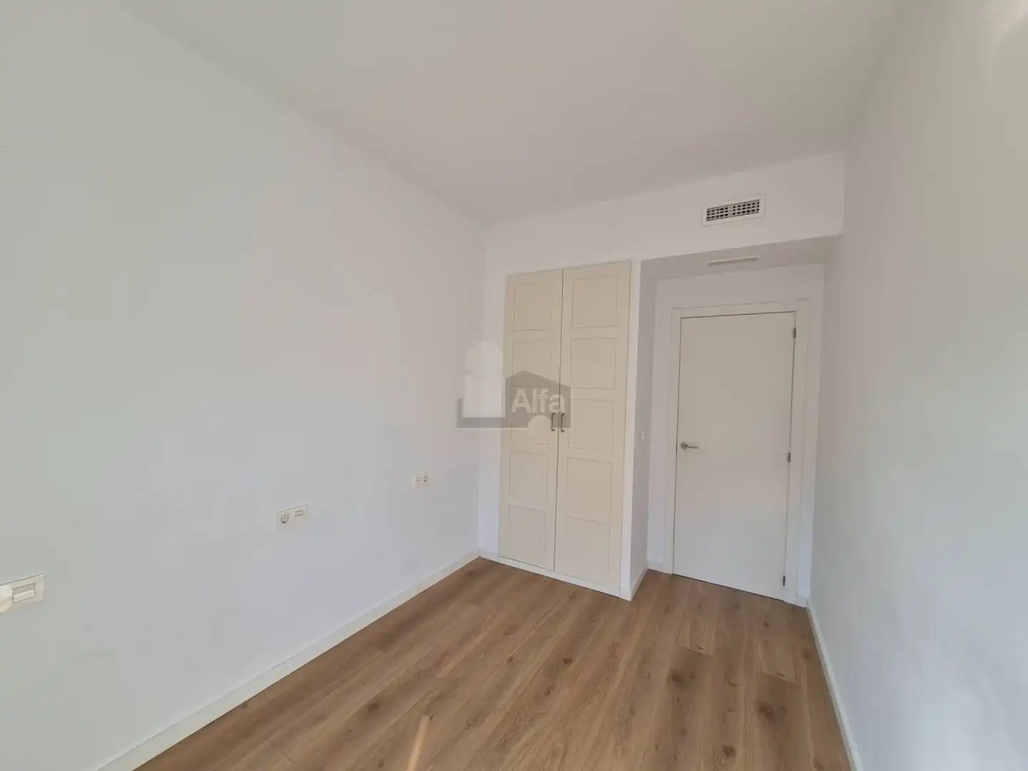 Bedroom of Attic for rent in Valencia  with Air Conditioner, Parquet flooring and Terrace
