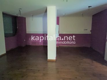 Locale commerciale in vendita a Sant Josep - Zona Hospital