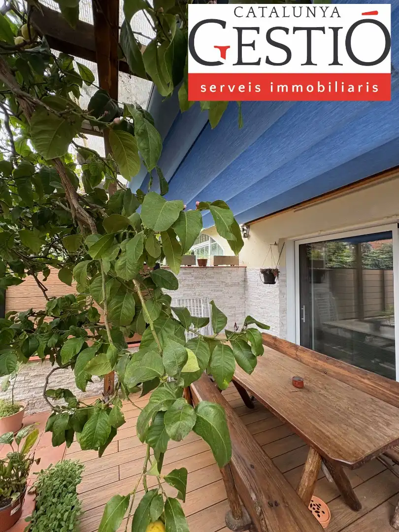 Terrasse von Einfamilien-Reihenhaus zum Verkauf in Corbera de Llobregat mit Heizung, Privatgarten und Terrasse