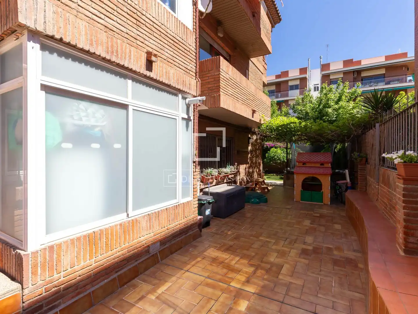 Vista exterior de Piso en venta en Esplugues de Llobregat con Aire acondicionado, Calefacción y Jardín privado