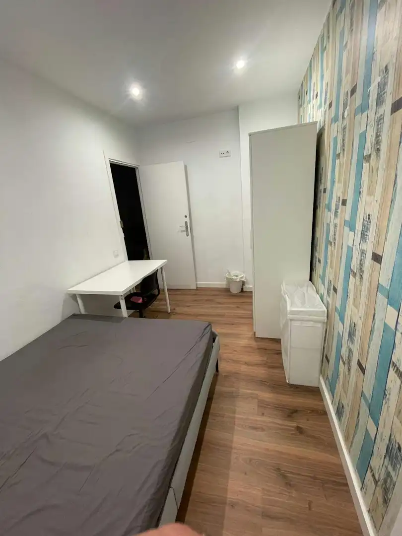 Bedroom of Flat for share in Badalona  with Heating and Washing machine